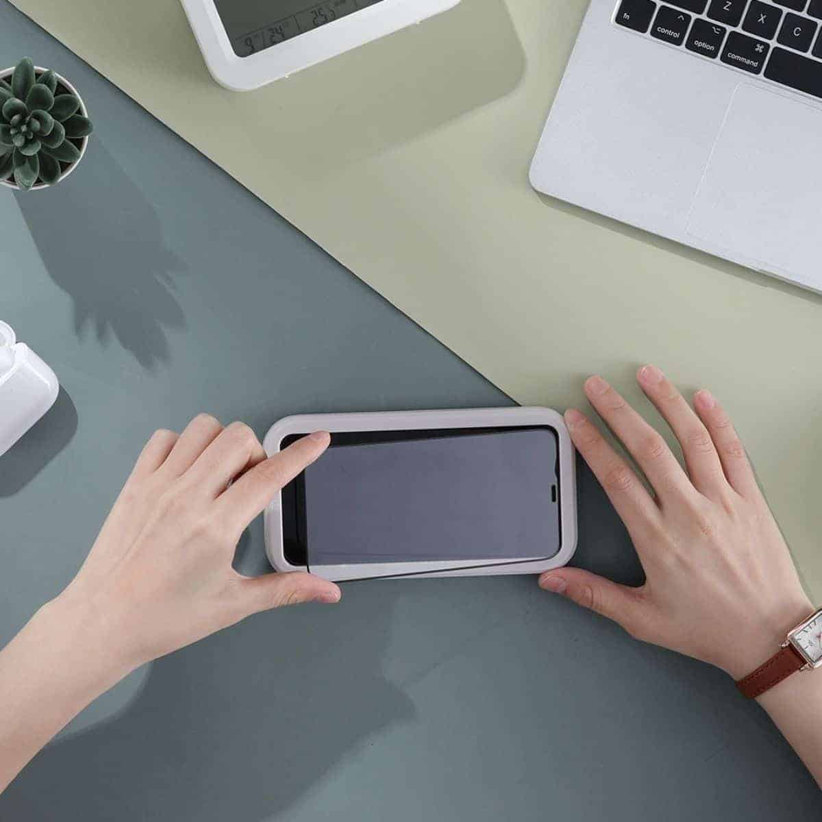 How to Clean Tempered Glass Without Streaks! A Simple Guide