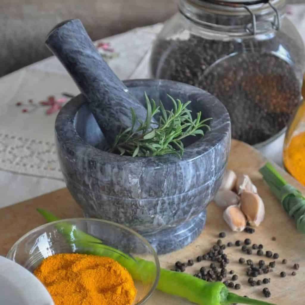 marble mortar and pestle spices