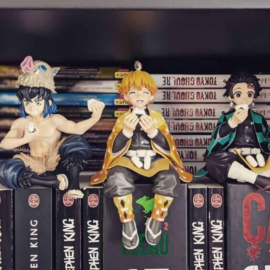 Demon slayer bedroom Tanjiro Zenitsu Inosuke figurines eating onigiri